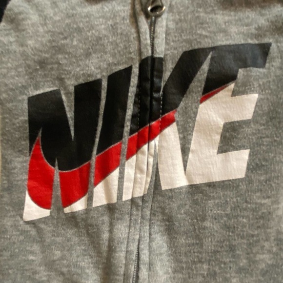 Nike lot (2) one piece footed 6 mos Preowned nike logo - Picture 11 of 12